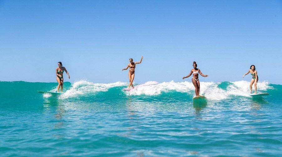 choisir un bikini pour surfer top image