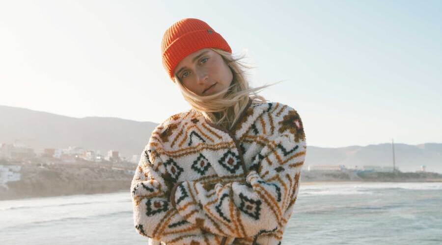 how to style a beanie for women