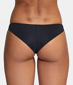  Cheeky<br><br>
MINIMAL COVERAGE
<br><br>
CLEAN FINISHED CONSTRUCTION AND CENTER SEAM THAT LAYS FLAT FOR A FLATTERING LOOK.