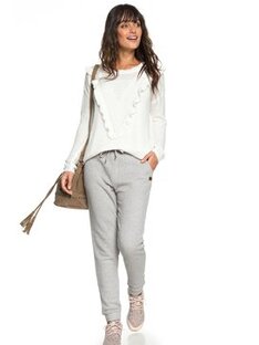 gray sweatpant outfits